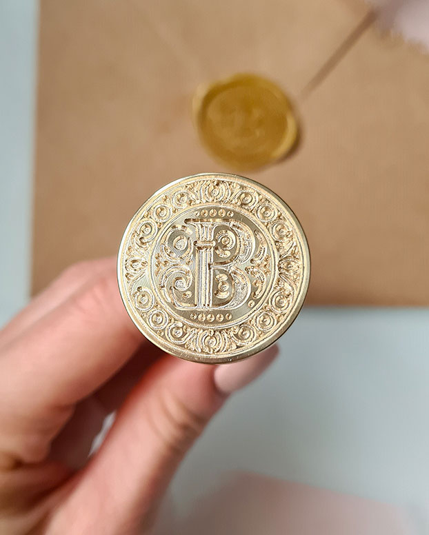 Stempel do laku 30 mm z personalizowanym herbem, monogramem lub logo – precyzyjny grawer