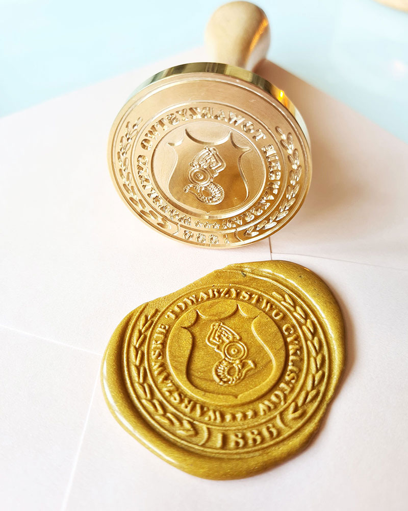 Stempel do laku 40 mm z grawerem herbu – duża, precyzyjna pieczęć lakowa