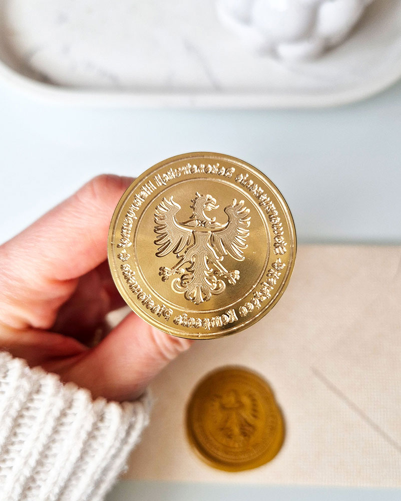 Stempel do laku 30 mm z grawerem herbu – precyzyjna pieczęć dla instytucji i rodów