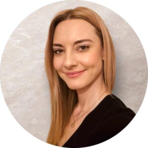 Natalia Serwan – właścicielka Natu Artwork, twórczyni personalizowanych bransoletek i stempli lakowych